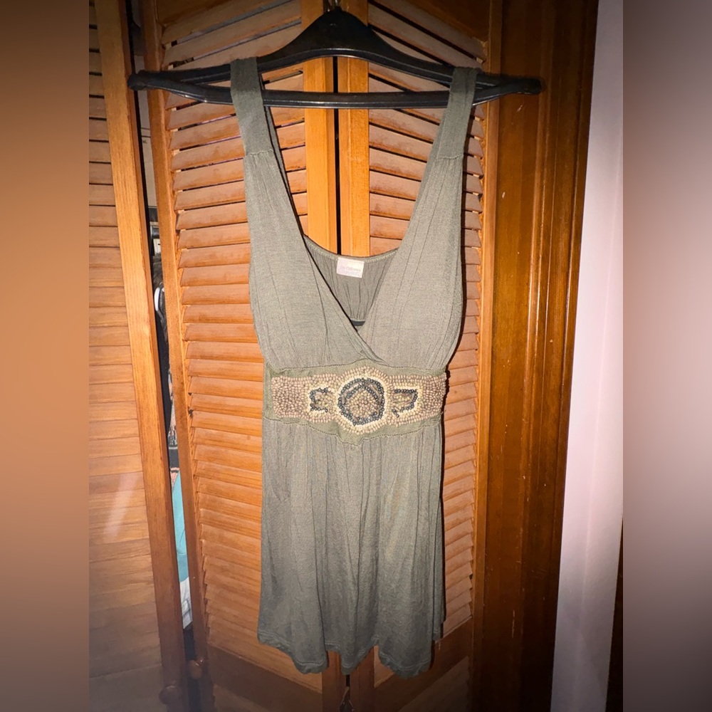 Beaded tank.